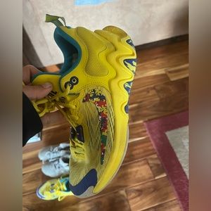 Nike Giannis basketball shoes